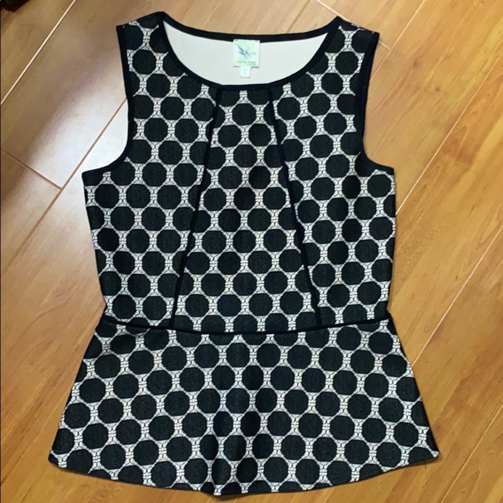 Small top black lacy print
